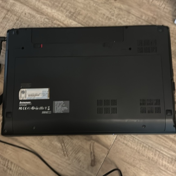 Lenovo IdeaPad N585 model 7510 Windows 7 - Picture 3 of 3